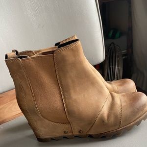 Sorel Joan of Arctic Boots 8.5 - great shape!